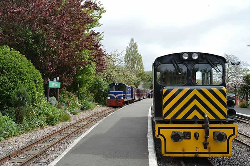 Romney, Hythe & Dymchurch Railway Drive a Diesel